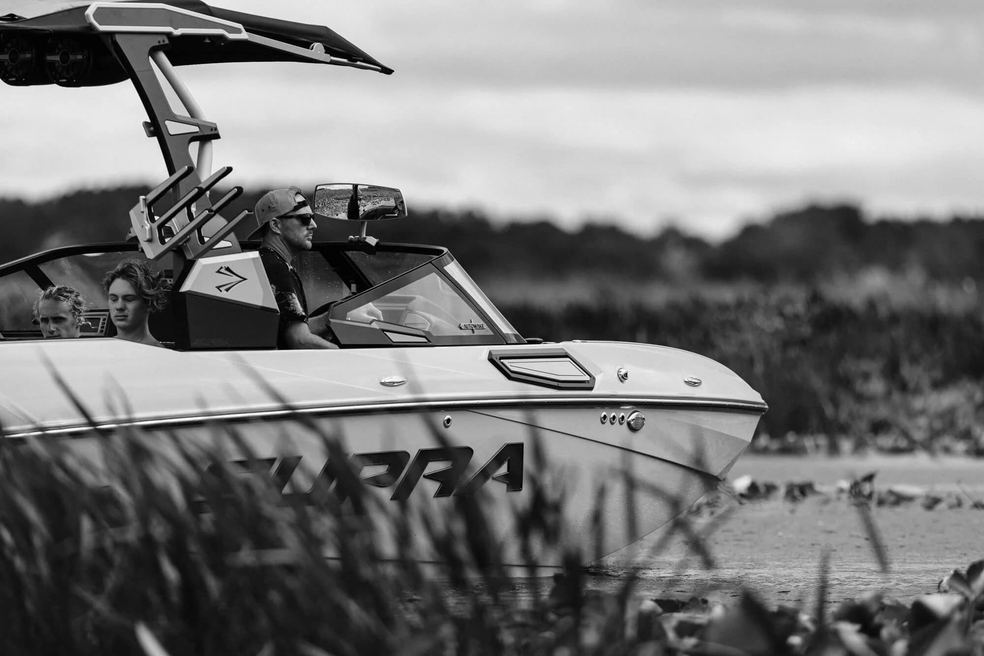 Banner picture showing a detailed boat